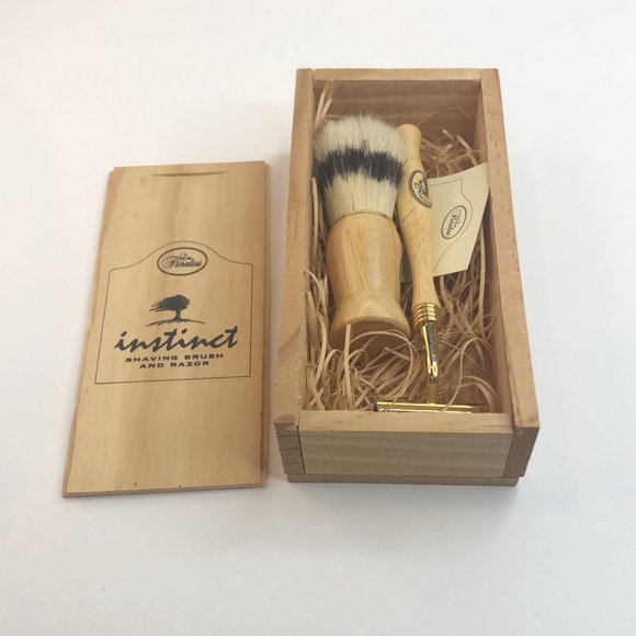 NWT Mens Shaving Brush and Razor Gift Set Box - Picture 4 of 8